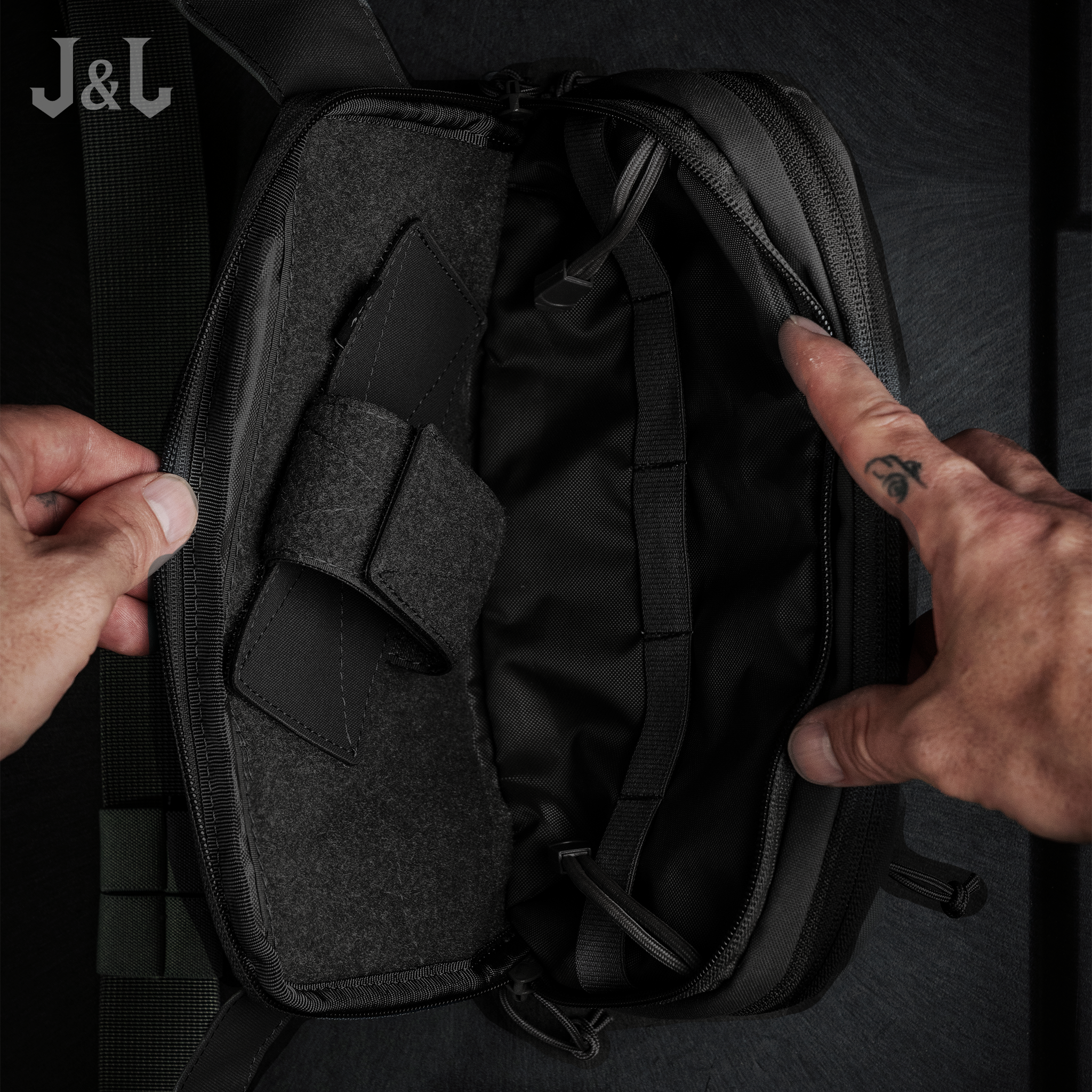 Edgepack CCW Nylon Waist Pack with Quick-Draw Function Edgepack CCW Nylon Waist Pack with Quick-Draw Function
